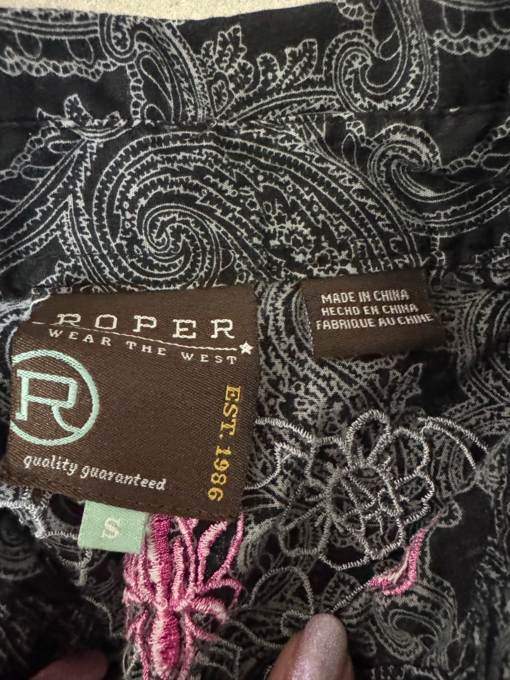 Roper Western Snap Shirt S Black Paisley Pink Embroidered Rodeo Y2K - Picture 7 of 8